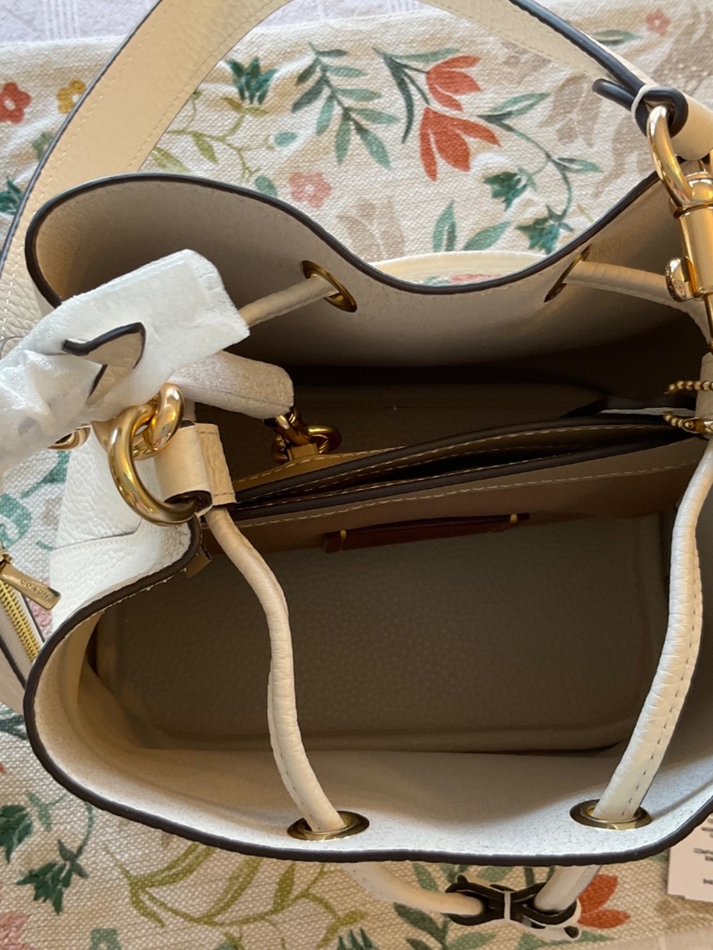 Rowan Bucket Bag - Picture 9 of 13